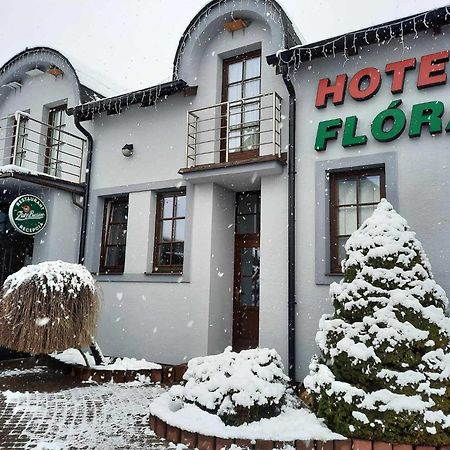 Hotel Flora Bešeňová Exterior foto